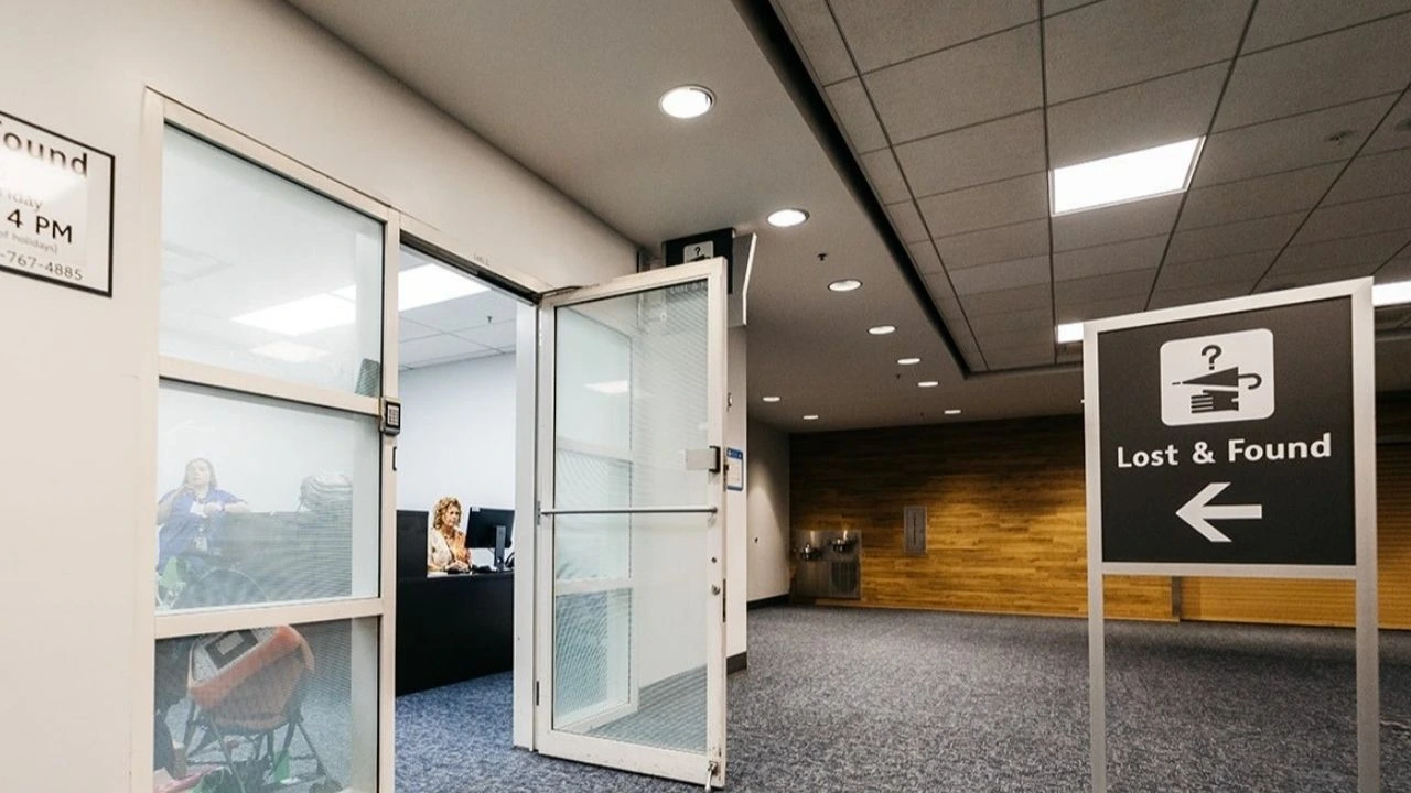 Dallas Fort Worth Airport (DFW) Lost and Found: Location, Procedure, and Contact Details